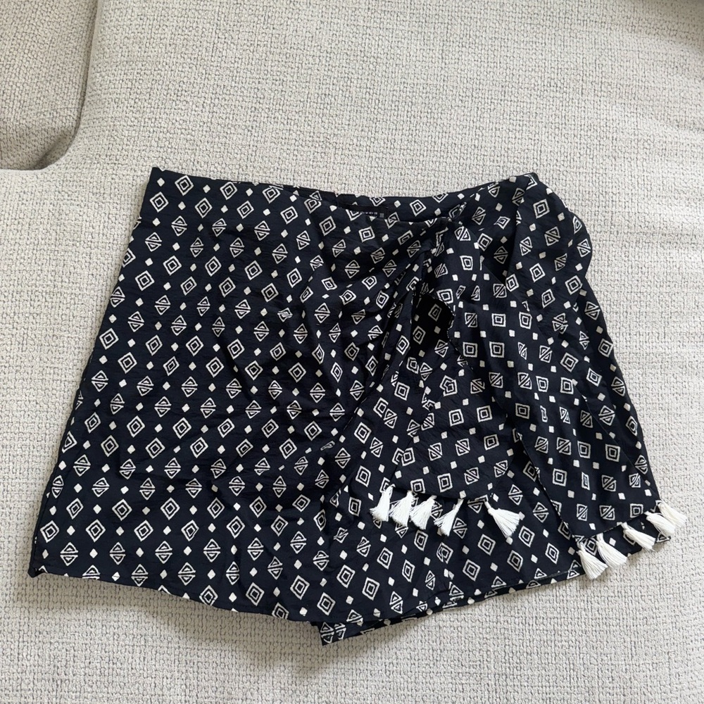 Zara Black and White Skorts with Geometric Pattern